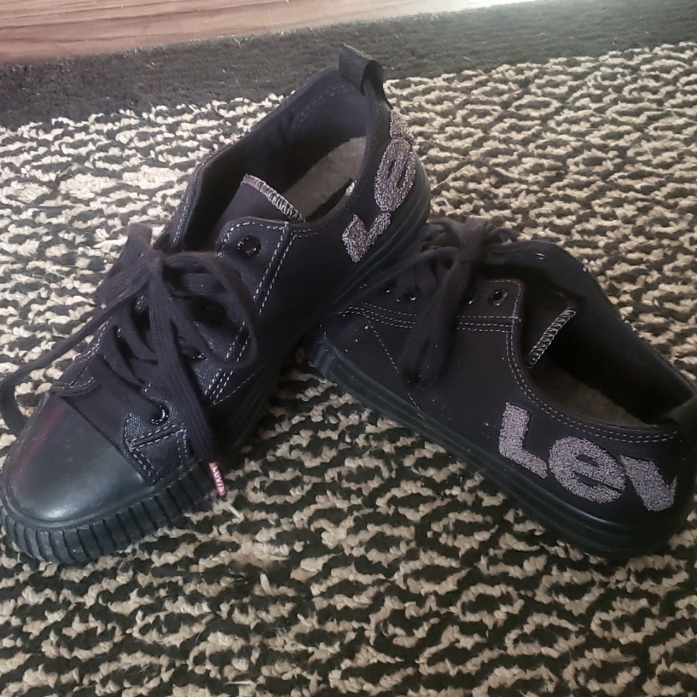 Levi's canvas sneakers